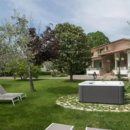 Holiday In With Garden